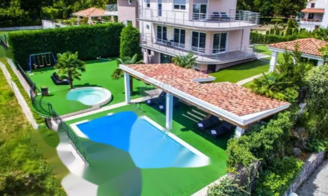 Недвижимость Многоквартирный дом Побри: 3