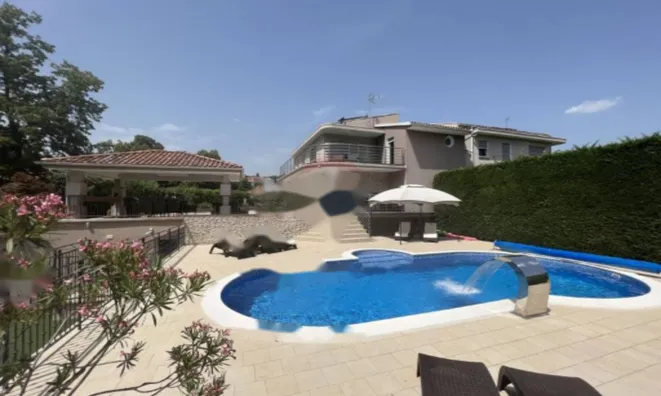 Недвижимость Многоквартирный дом Побри: 5