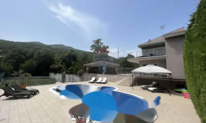 Недвижимость Многоквартирный дом Побри: 6