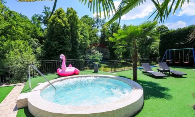 Недвижимость Многоквартирный дом Побри: 10