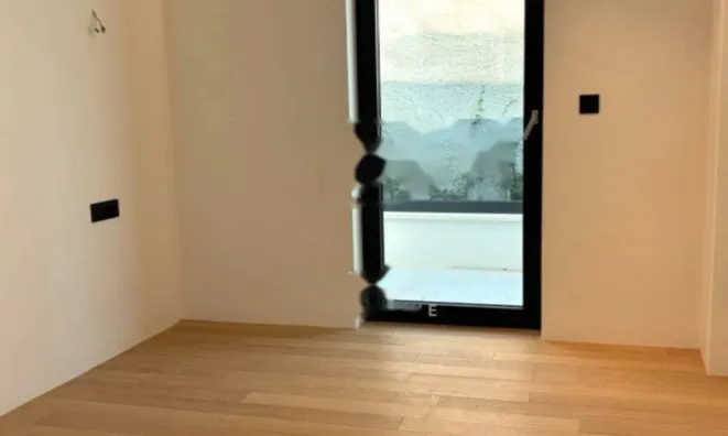 Недвижимость Четырехкомнатная квартира Центр: 13