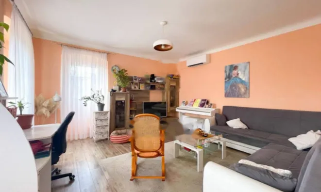 Недвижимость Трехкомнатная квартира Ика: 3