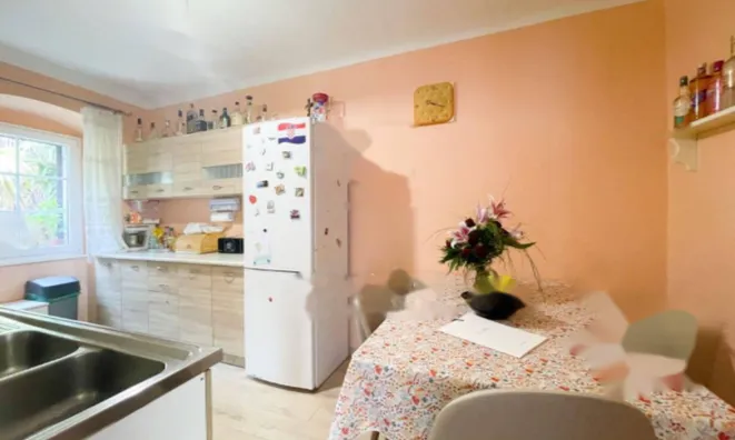 Недвижимость Трехкомнатная квартира Ика: 6