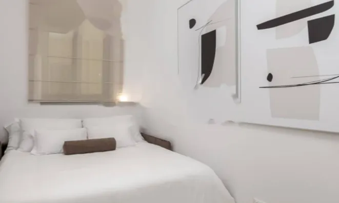 Недвижимость Двухкомнатная квартира в центре: 6