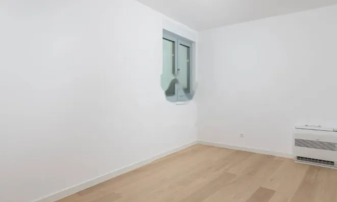 Недвижимость Двухкомнатная квартира в центре: 4