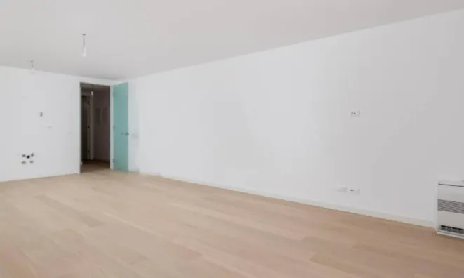 Недвижимость Двухкомнатная квартира в центре: 22