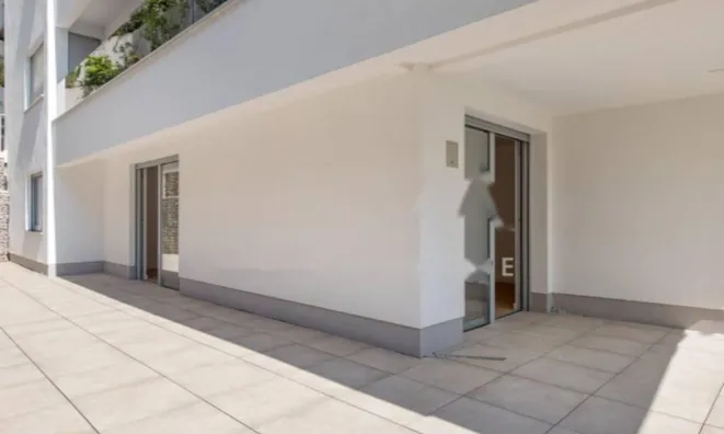 Недвижимость Двухкомнатная квартира в центре: 23