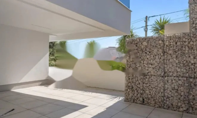 Недвижимость Двухкомнатная квартира в центре: 26