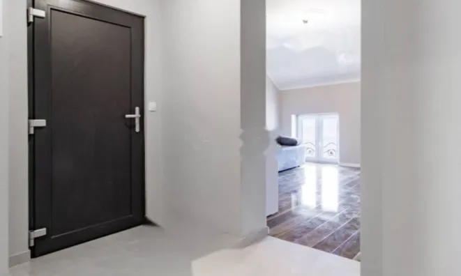 Недвижимость Четырёхкомнатная квартира Центр: 11