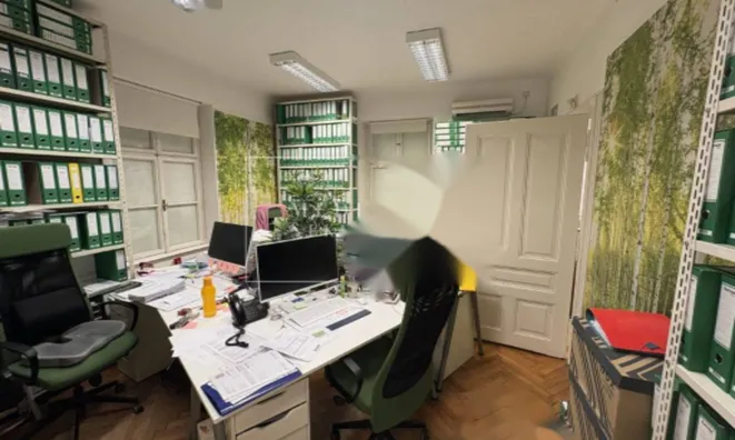 Недвижимость Двухкомнатная квартира в центре: 4