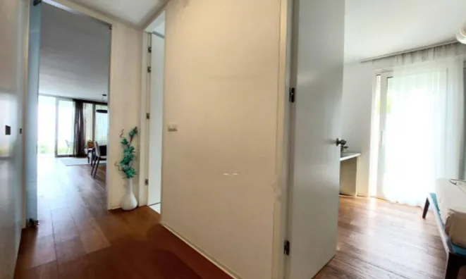 Недвижимость Трехкомнатная квартира в центре: 8