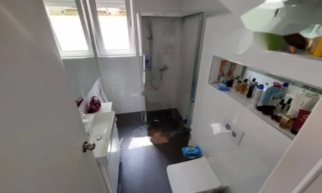 Недвижимость Трехкомнатная квартира в центре: 10