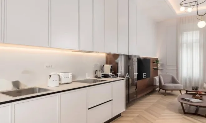 Недвижимость Двухкомнатная квартира в Центре: 2