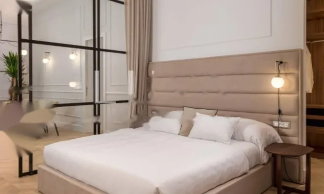 Недвижимость Двухкомнатная квартира в Центре: 3