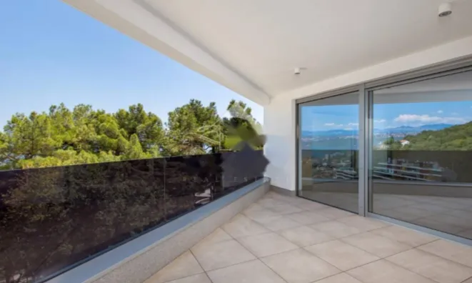 Недвижимость Трехкомнатная квартира Центр: 7