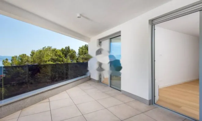 Недвижимость Трехкомнатная квартира Центр: 8