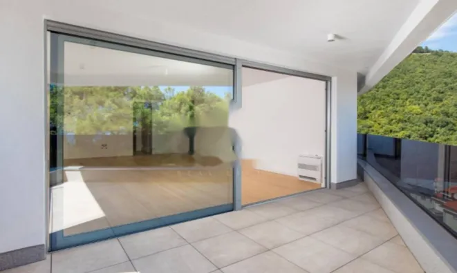 Недвижимость Трехкомнатная квартира Центр: 9