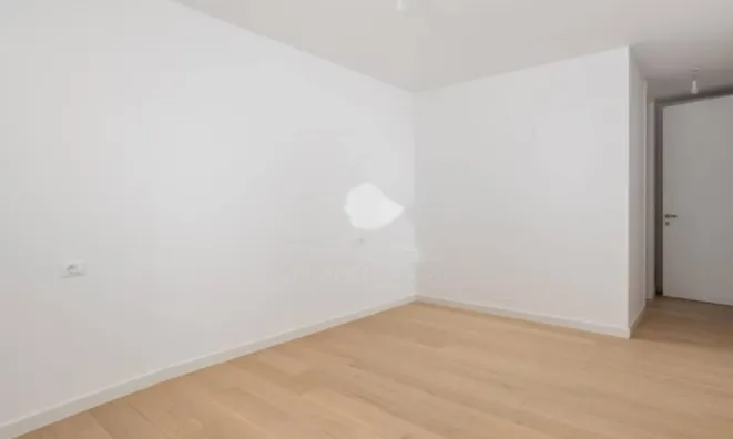 Недвижимость Трехкомнатная квартира Центр: 20