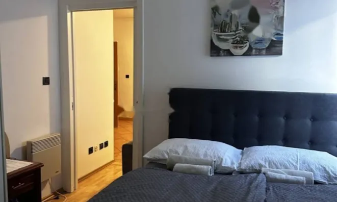 Недвижимость Трехкомнатная квартира, центр: 16