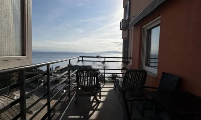 Недвижимость Трехкомнатная квартира, центр: 21