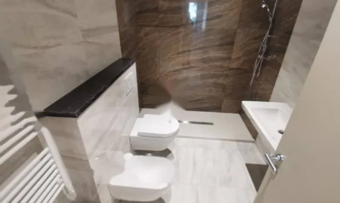 Недвижимость Четырехкомнатная квартира, Центр: 6