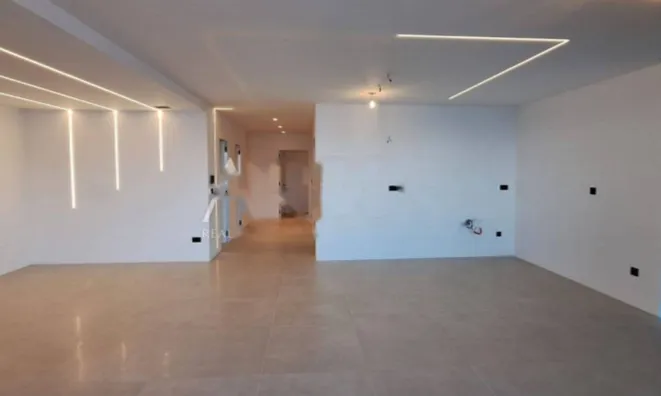 Недвижимость Четырёхкомнатная квартира в Центре Опатии: 3