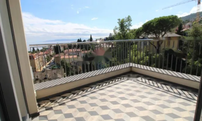 Недвижимость Четырехкомнатная квартира Центр: 1