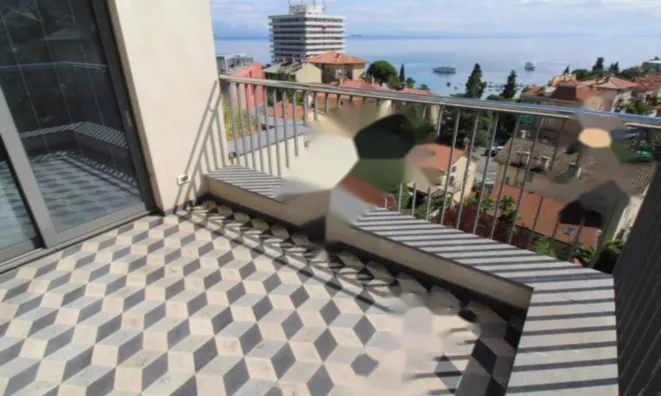 Недвижимость Четырехкомнатная квартира Центр: 3