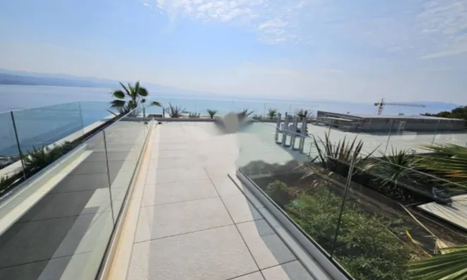 Недвижимость Четырехкомнатная квартира Центр: 3