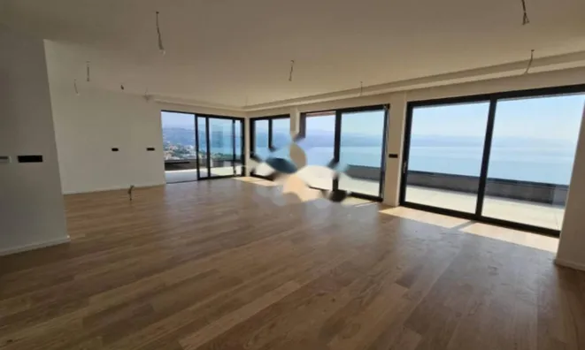 Недвижимость Четырехкомнатная квартира Центр: 8