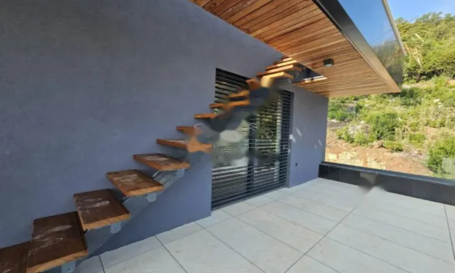 Недвижимость Четырехкомнатная квартира Центр: 16