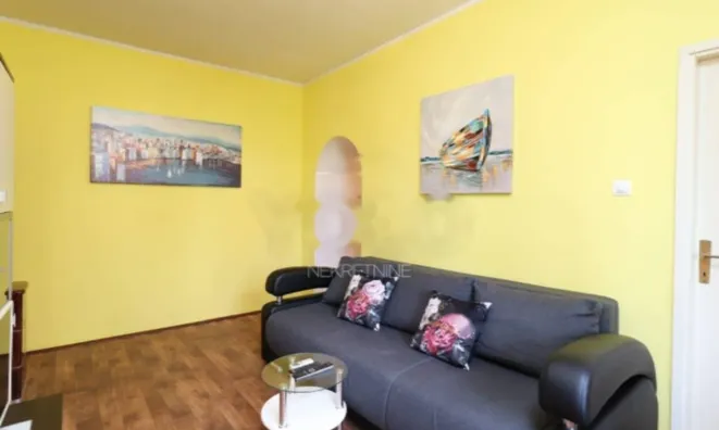 Недвижимость Двухкомнатная квартира Центр: 3