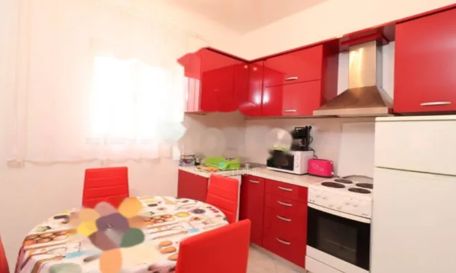 Недвижимость Двухкомнатная квартира Центр: 4