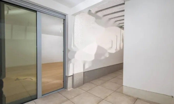 Недвижимость Трёхкомнатная квартира в Центре: 19