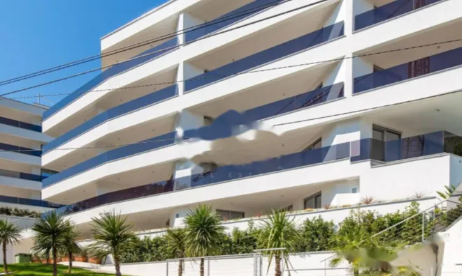 Недвижимость Трёхкомнатная квартира в Центре: 40