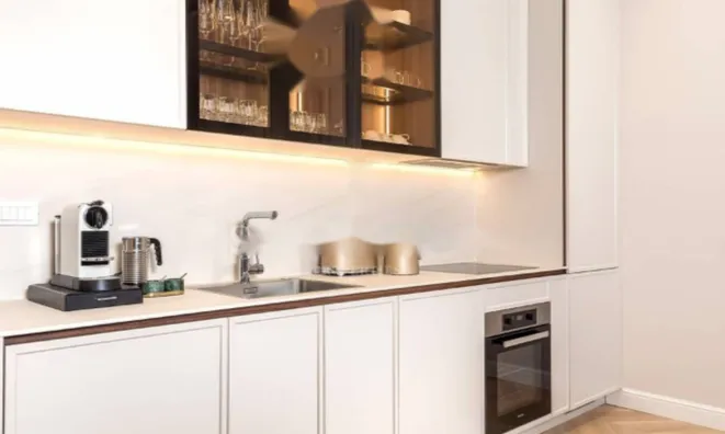 Недвижимость Двухкомнатная квартира в центре: 8