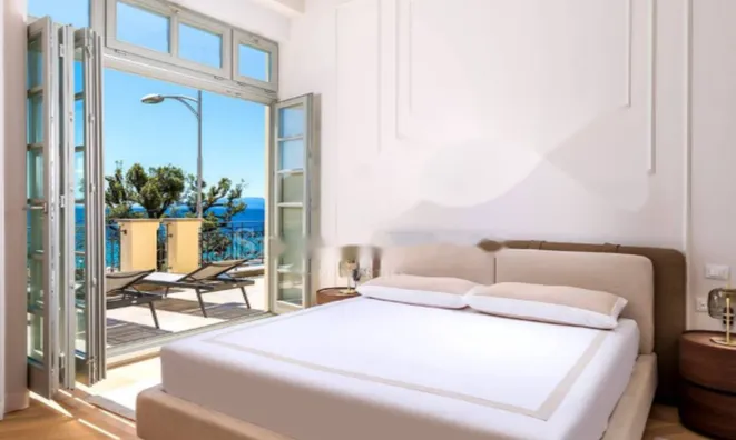 Недвижимость Двухкомнатная квартира в центре: 10