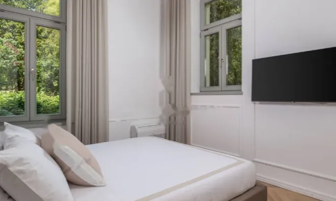 Недвижимость Трехкомнатная квартира в центре: 19