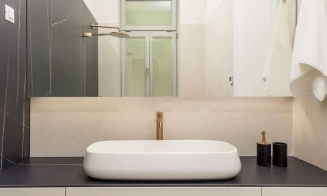 Недвижимость Трехкомнатная квартира в центре: 21