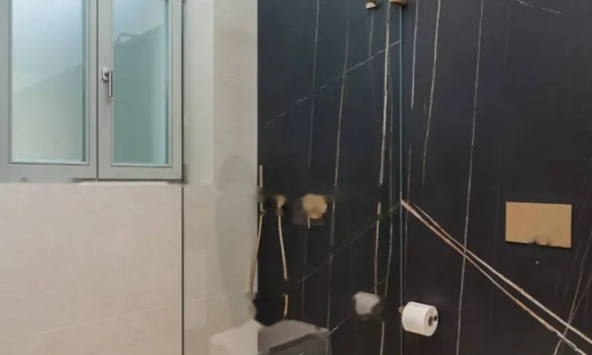 Недвижимость Трехкомнатная квартира в центре: 22