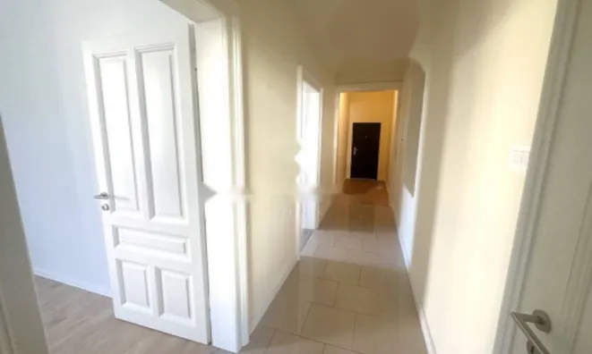 Недвижимость Двухкомнатная квартира, центр: 9