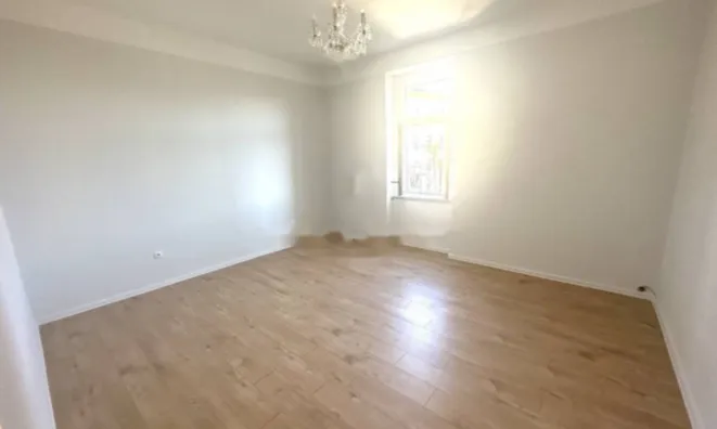 Недвижимость Двухкомнатная квартира, центр: 10