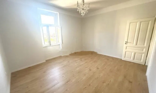 Недвижимость Двухкомнатная квартира, центр: 11