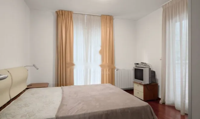 Недвижимость Трёхкомнатная квартира, Центр: 13