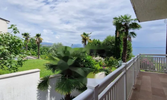 Недвижимость Трехкомнатная квартира в центре Опатии: 5