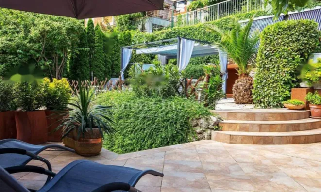 Недвижимость Четырехкомнатная квартира, Центр: 5