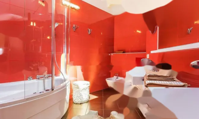 Недвижимость Четырехкомнатная квартира, Центр: 24