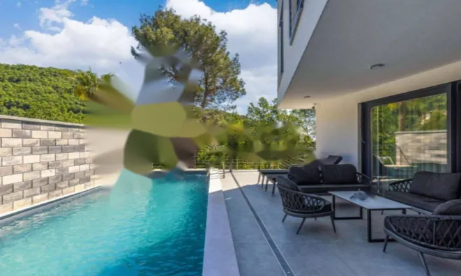 Недвижимость Семейный дом 225 м², Центр: 3