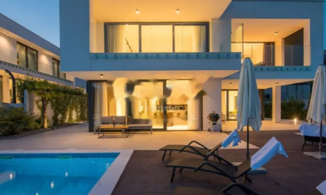 Недвижимость Семейный дом 516 м², Опатия: 5