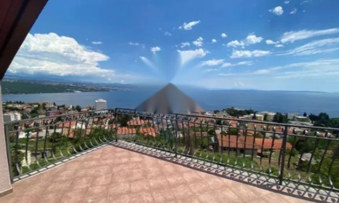 Недвижимость Четырехкомнатная квартира в центре Опатии: 2